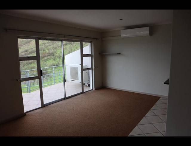 2 BEDROOM PROPERTY TO RENT IN VREDEHOEK